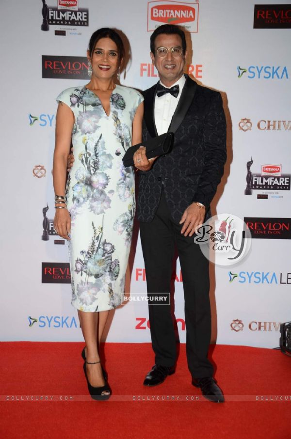 Ronit Roy and Neelam Singh at Filmfare Awards - Red Carpet
