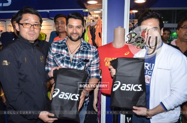 Tusshar Kapoor and Aftab Shivdasani Promotes Kyaa Kool Hai Hum 3 at 'Get Active Expo' (390847)