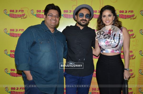 Vir Das and Sunnly leone at Radio Mirchi for Promotions of Mastizaade
