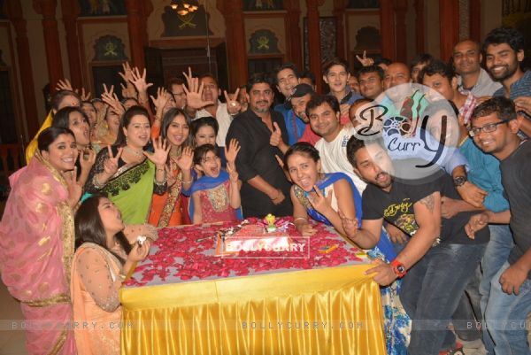 Whole Cast of 'Yeh Rishta Kya Kehlata Hai' Celebrates 7 Years of Journey