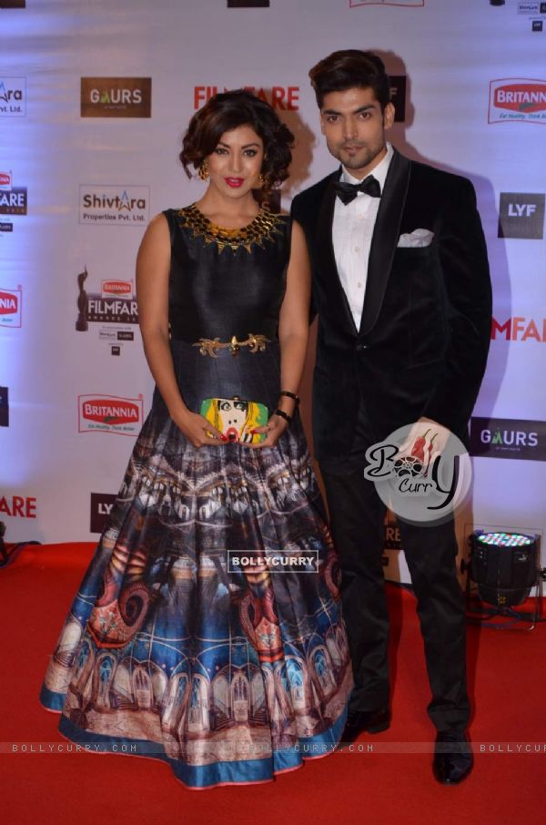 Gurmeet Choudhary and Debina Bonerjee at Filmfare Awards 2016