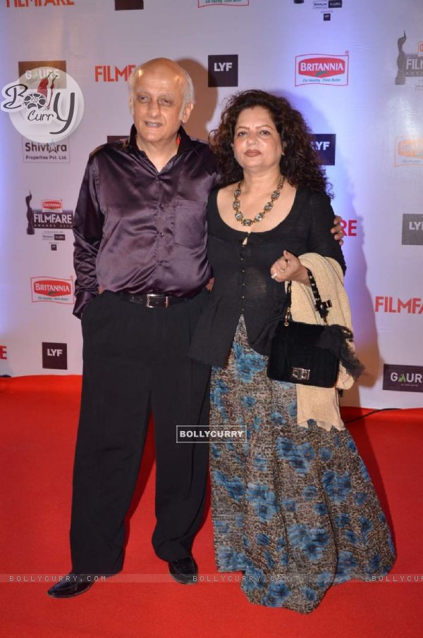 Mukesh Bhatta at Filmfare Awards 2016