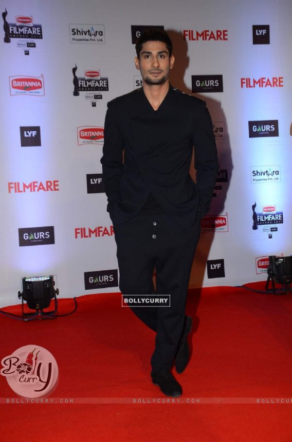 Prateik Babbar at Filmfare Awards 2016
