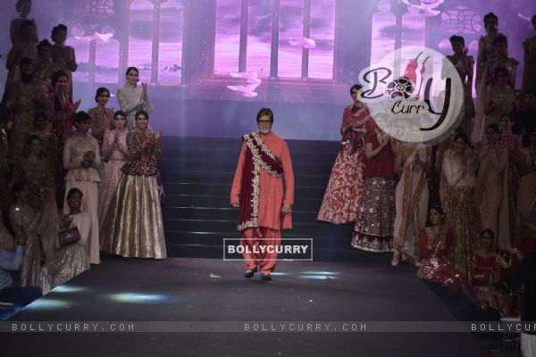 Megastar Amitabh Bachchan at Vikram Phadnis' 25th Anniversary Celebration