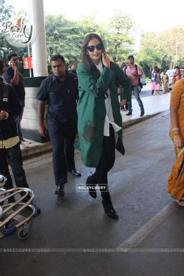 'Style Icon' Sonam Kapoor Snapped at Airport