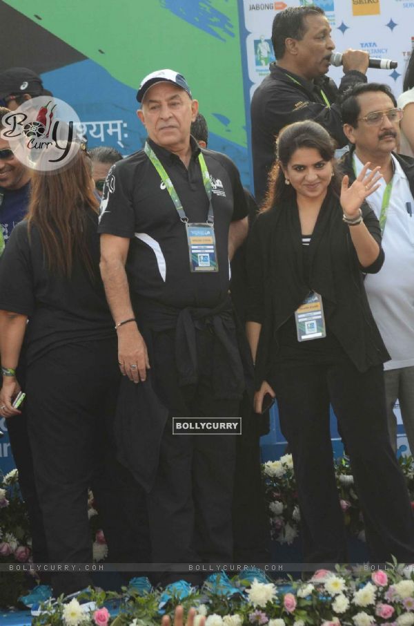 Dalip Tahil and Shaina NC at Mumbai Marathon