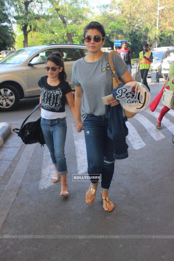Raveena Tandon Snapped with her Daughter Rasha at Airport