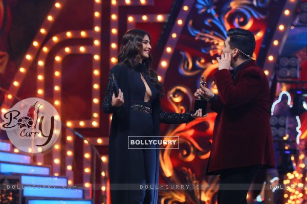 Sonam Kapoor at Star Screen Awards