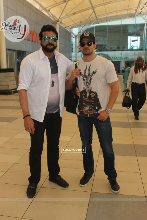 Armaan Kohli and Sooraj Pancholi Snapped at Airport