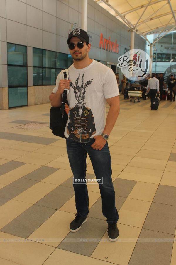 Sooraj Pancholi Snapped at Airport