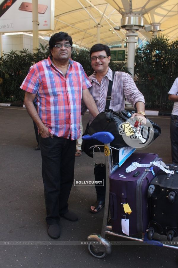 Ashok Saraf and Sachin Pilgaonkar Snapped at Airport