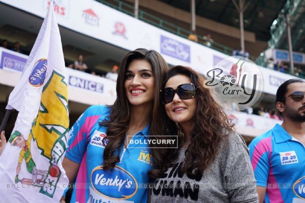 Preity Zinta and Kriti Sanon Snapped Supporting 'Mumbai Heroes' at CCL Match in Banglore