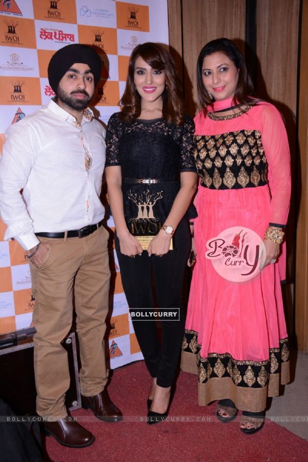 Angad Singh Arora, Sudeepa Singh and Gurpreet Kaur Chadda at Inspiring Women of India Awards