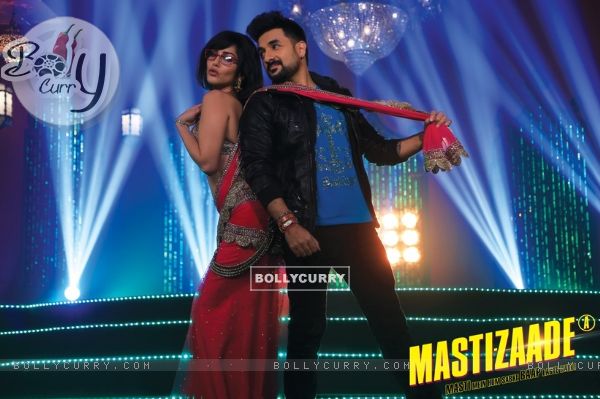 Vir Das and Sunny Leone in new Mastizaade Poster (393491)