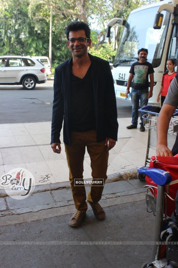 Sunil Grover Snapped at Airport