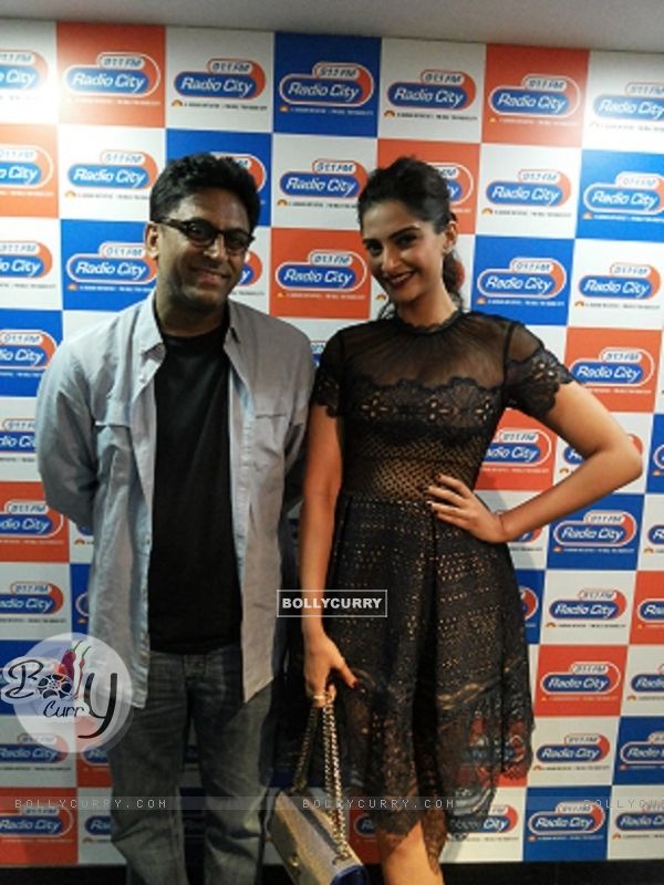 Reel Neerja aka Sonam Kapoor for Promotions of 'Neerja' at Radio City FM 91.1 (393579)