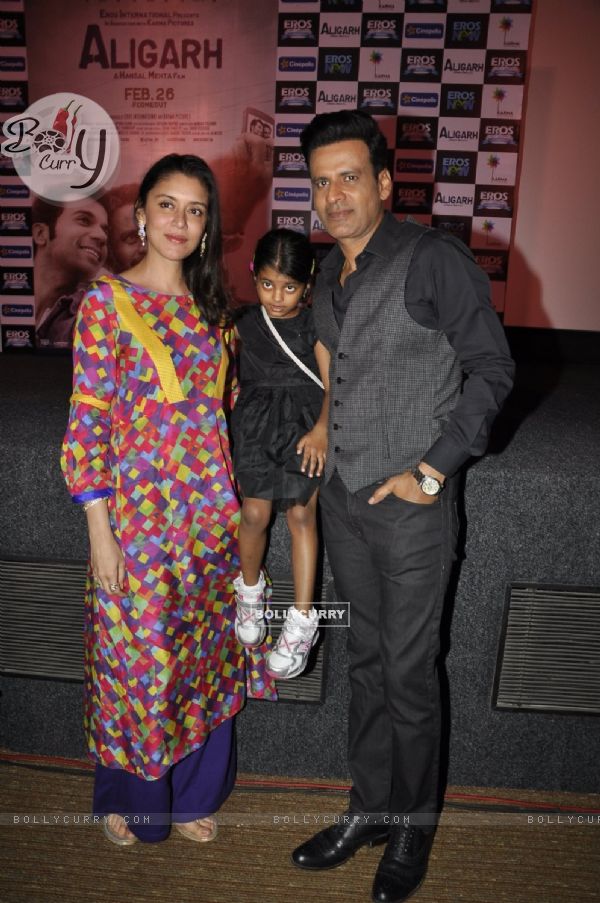 Neha Bajpayee and Manoj Bajpayee at Trailer Launch of 'Aligarh' (393630)