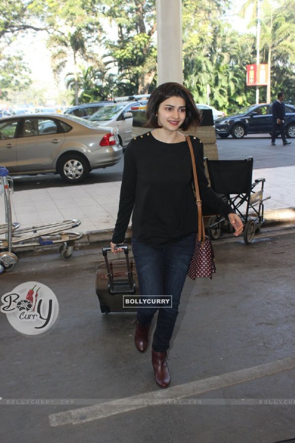 Sweet and Cute Prachi Desai Snapped at Airport