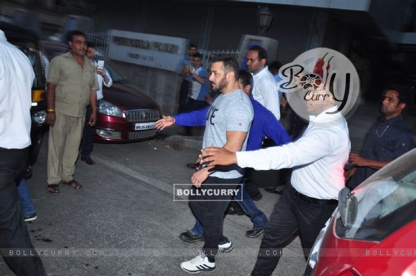 Salman Khan Snapped Post Shoot at Hard Rock Walks Down the Road Instead of Getting in his Car