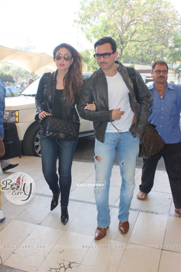 Saif Ali Khan and Kareena Kapoor Snapped at Airport
