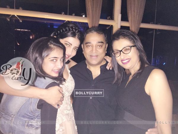 Family Picture: Shruti Haasan, Akshara Haasan and Kamal Haasan on Shruti's Birthday Party