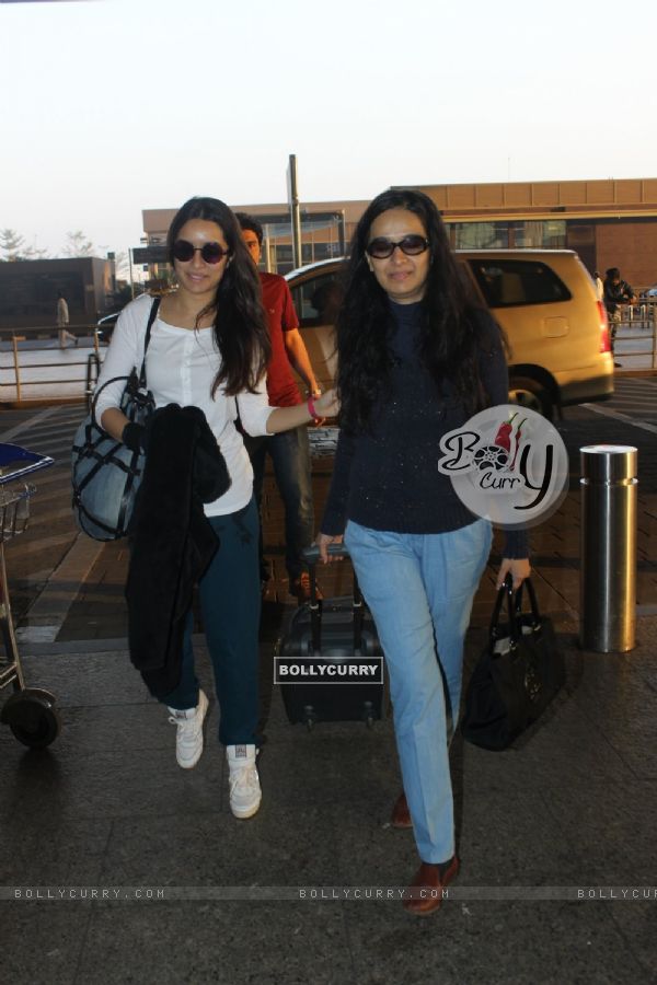 Shraddha Kapoor Snapped with Mother at Airport
