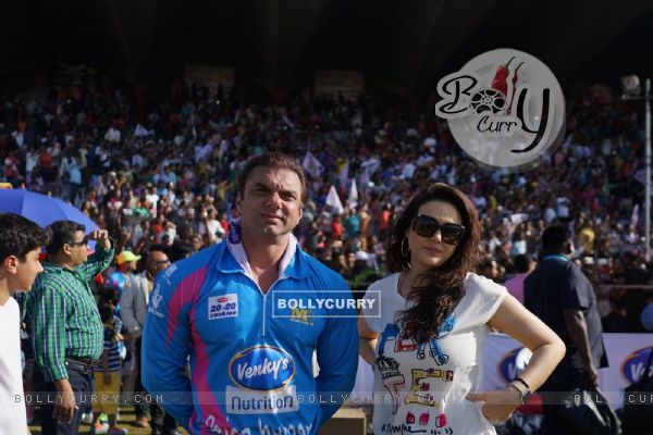 Sohail Khan and Preity Zinta Snapped at CCL Match