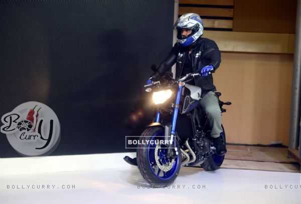 John Abraham Launches Yamaha MT-09 at Auto Expo 2016 in Delhi