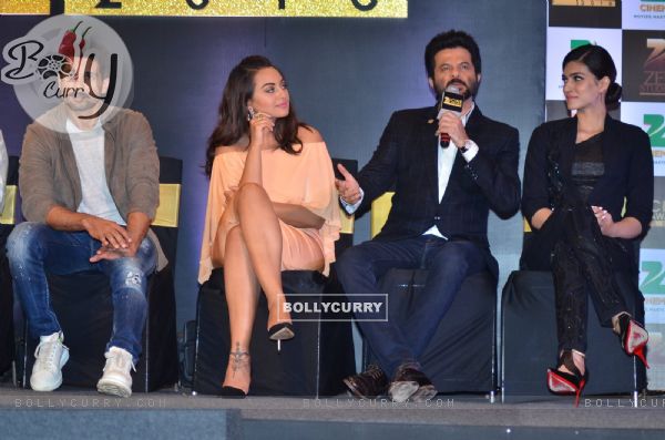 Shahid Kapoor, Anil Kapoor, Kriti Sanon and Sonakshi Sinha at Press Meet of Zee Cine Awards