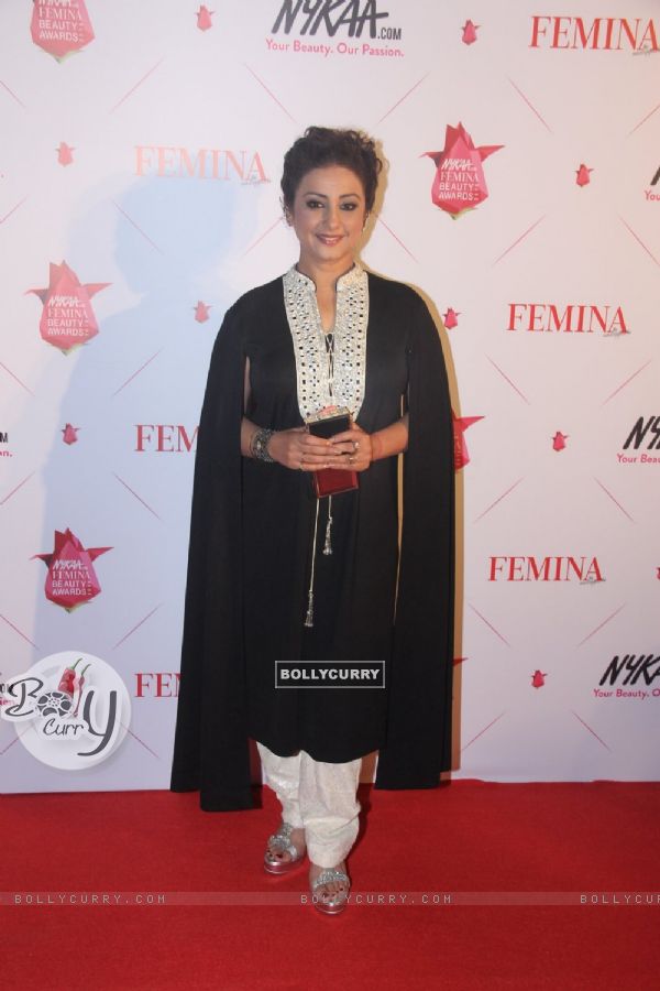 Divya Dutta poses for the media at Femina Beauty Awards 2016