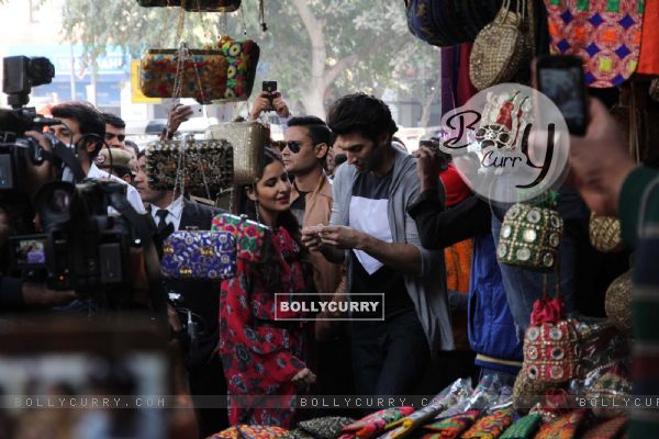 Katrina and Aditya Shops at Janpath Market to Promote 'Fitoor' (394923)
