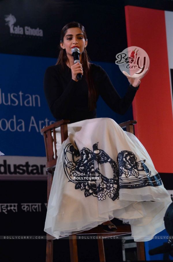 Sonam Kapoor at Kala Ghoda Festival  2016