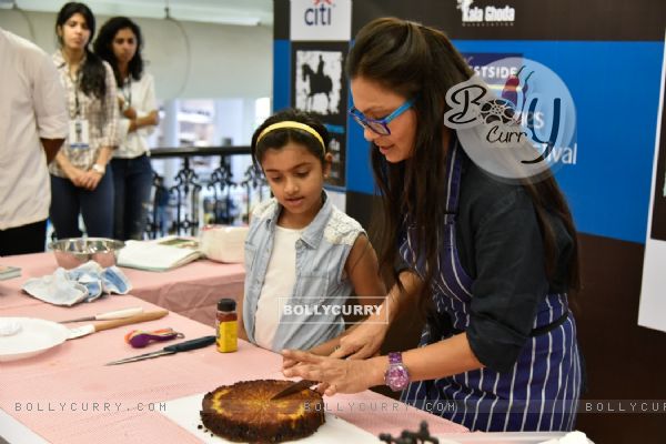 Maria Goretti Bakes a Cake at Kala Ghoda Arts Festival 2016