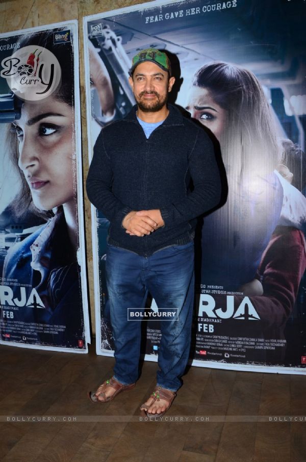Aamir Khan at Special Screening of 'Neerja' (396117)