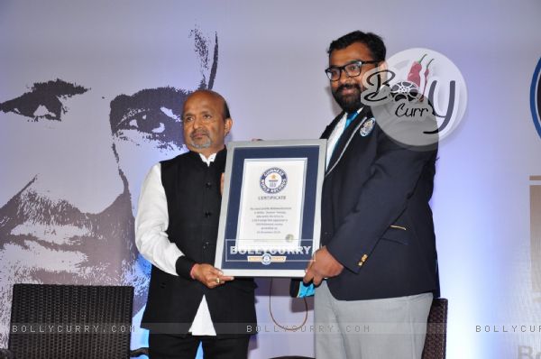 Sameer Anjaan Receives the Guinness World Record Certificate