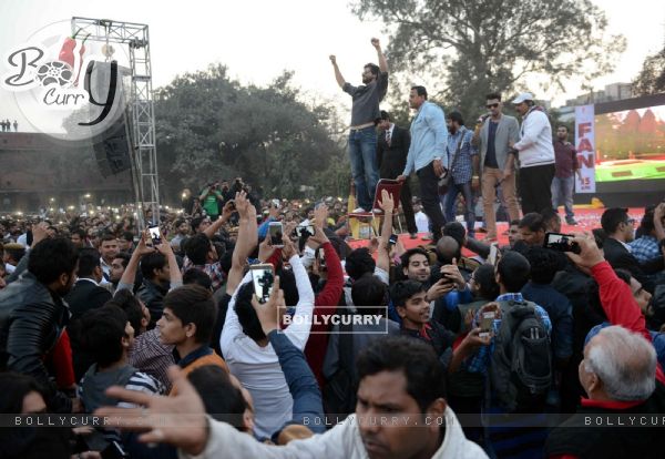 Shah Rukh Khan at Launch of 'FAN' Anthem at Hansraj College