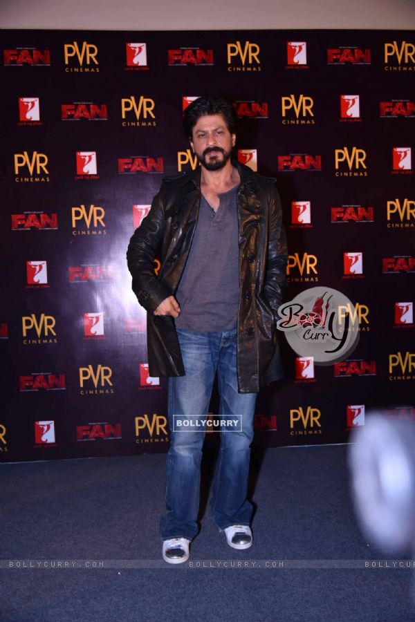 Shah Rukh Khan at Press Meet of FAN in Delhi (396333)