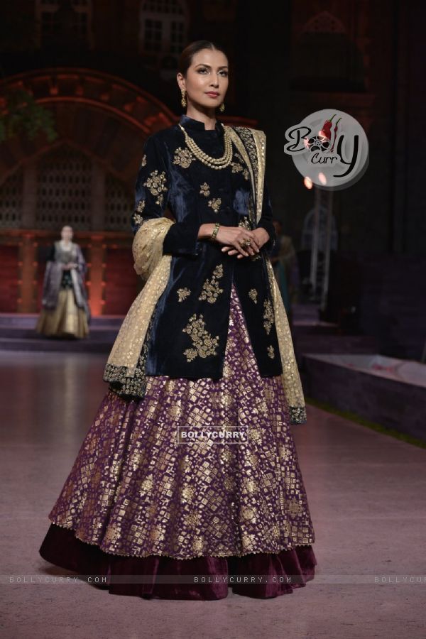 Anju Modi Show at Make in India Bridal Couture Show