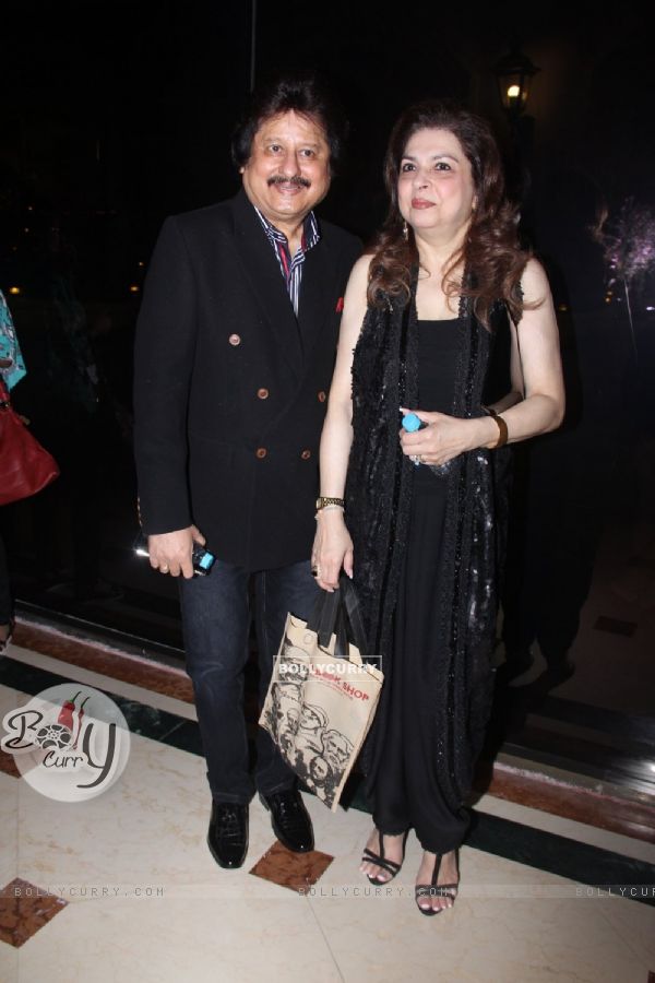 Pankaj Udhas poses with Wife at Shatrughan Sinha's Book Launch