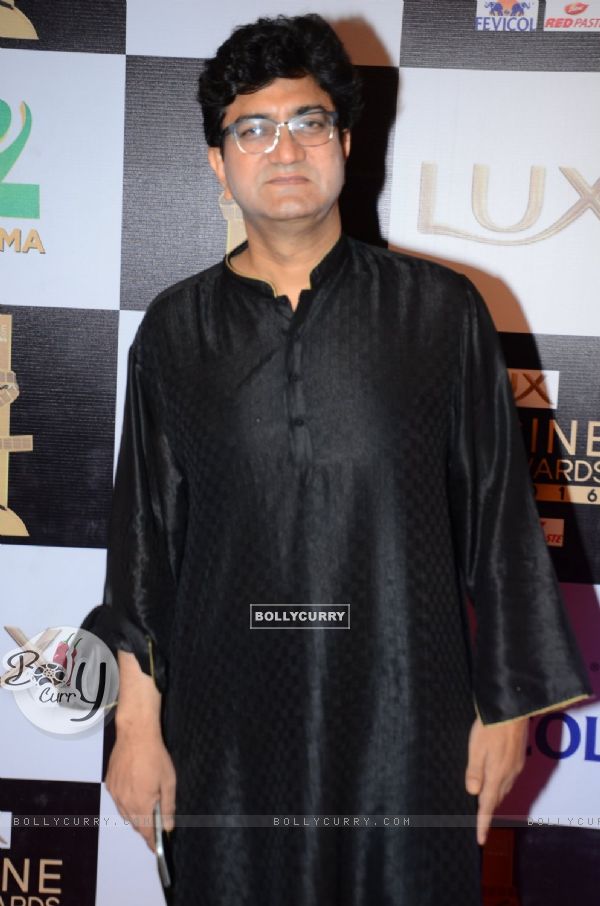 Prasoon Joshi at Zee Cine Awards 2016