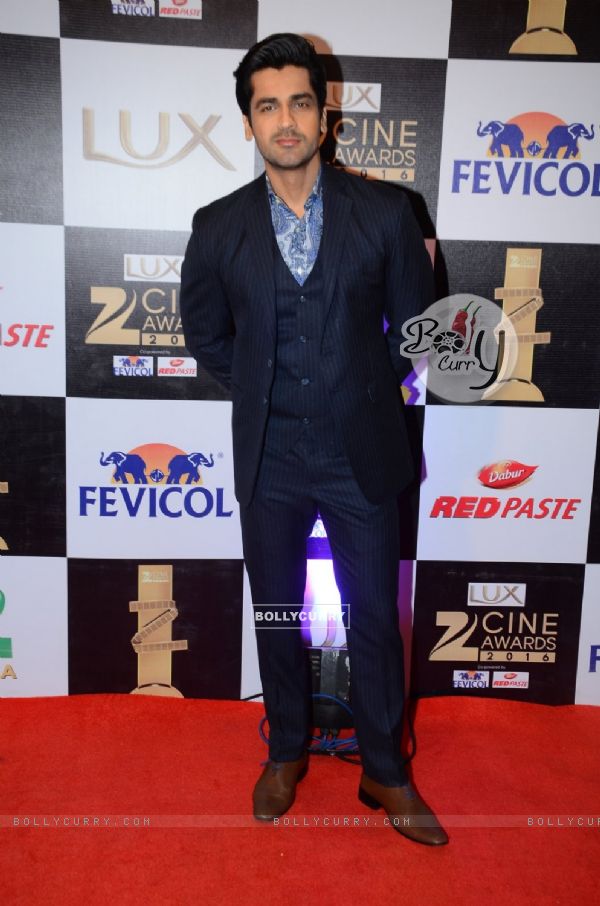 Arjan Bajwa at Zee Cine Awards 2016