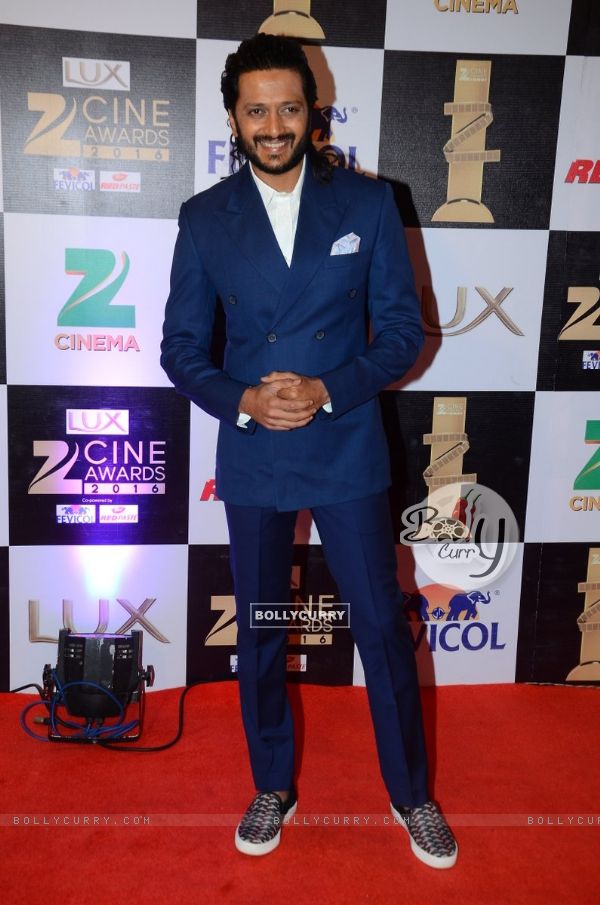 Riteish Deshmukh at Zee Cine Awards 2016