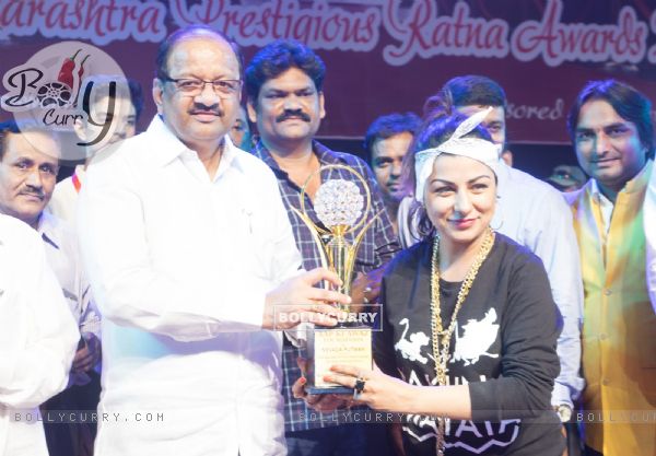 HARD KAUR honoured at the Maharashtra Ratna Awards
