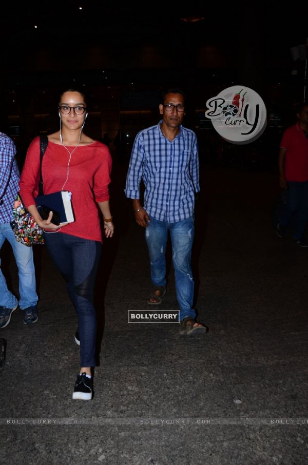 Shraddha Kapoor Snapped at Airport