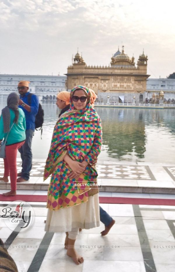 Richa Chadda visits Golden Temple