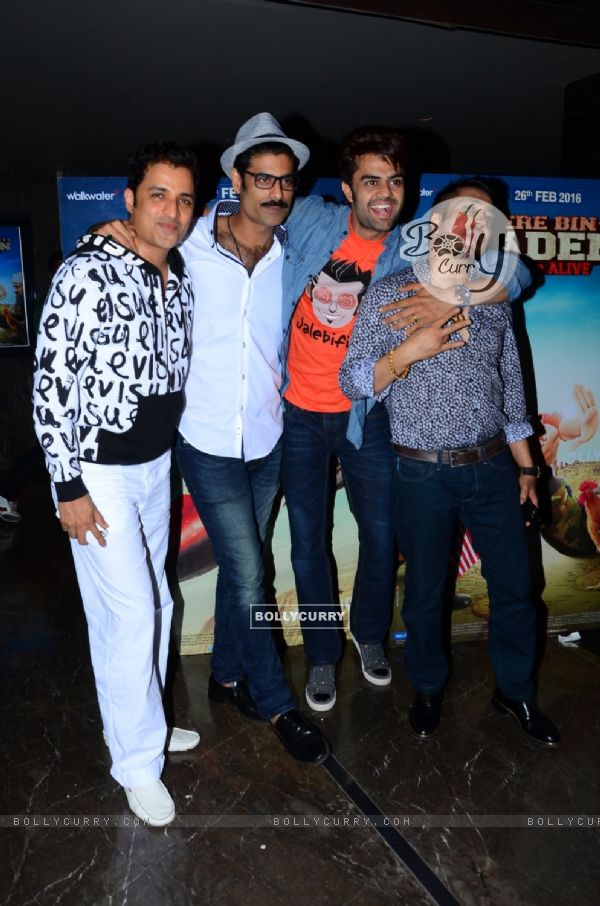 Ganesh Hegde and Mika Singh with Manish and Sikander at Special Screening of 'Tere Bin Laden 2' (397526)