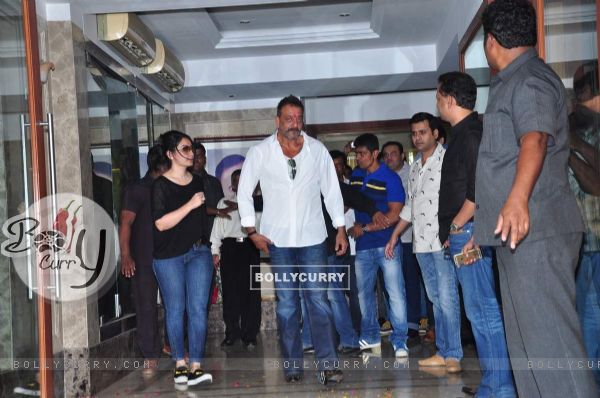 Sanjay Dutt Arrives at Home Post Release from Yerwada jail