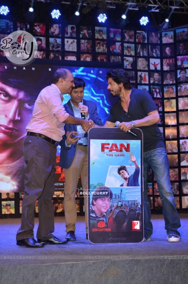 Shah Rukh Khan releases 'Fan The Game' at Trailer Launch of 'FAN'