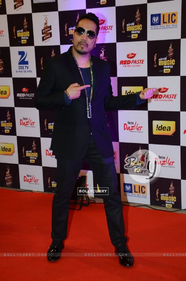 Mika Singh at Mirchi Music Awards 2016