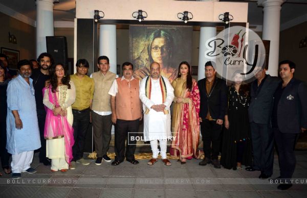 Cast of Sarabjit with BJP Pres Amit Shah & Minister Nitin Gadkari at Poster Launch of 'Sarabjit' (398065)